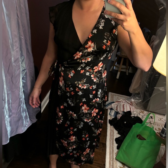 🖤🩷AVEC LES FILLES Floral and Pleated Wrap Dress - Picture 2 of 15